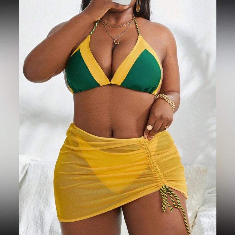 Plus Size Colorblock Halter Triangle Bikini Set with Beach Skirt